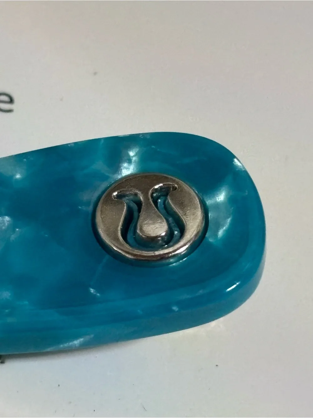 💙 lululemon Alligator Hair Clips 2 Pack Blue Pearlescent NWT